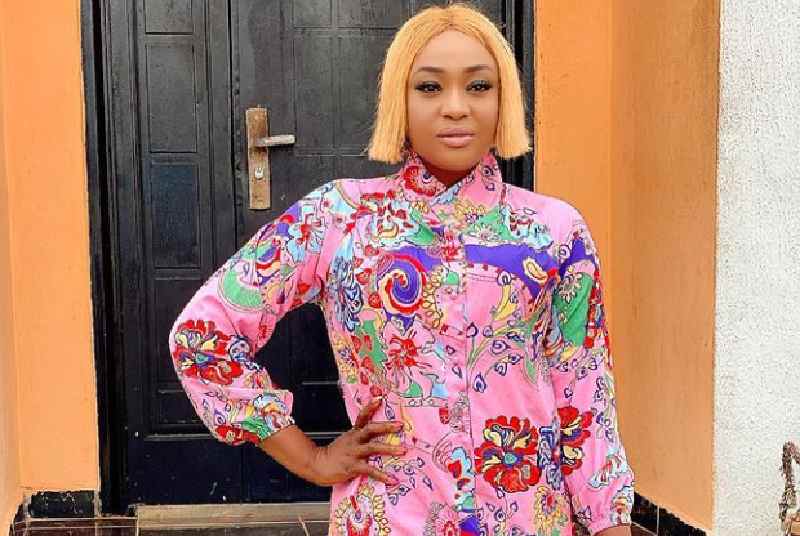 Lizzy Gold Biography: Age, Husband, Net Worth, Wikipedia, Instagram, Daughter, Baby Daddy, Married, Son