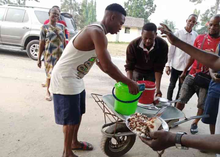 SamDede Krt, Community Youth Leader Empowers Food Vendor In Eastern Obolo