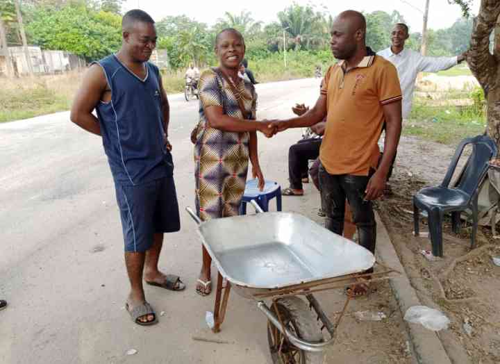 Community Youth Leader Empowers Food Vendor In Eastern Obolo