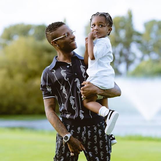 Wizkid Biography: Age, Girlfriend, Real Name, Wife, Children, Height, Wiki, Father, Brothers, Sisters & Net Worth 1