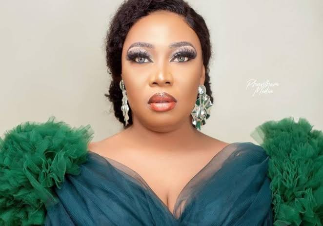 Adebimpe Akintunde Biography: Age, Husband, Net Worth, Ooni of Ife, Family, Instagram, Movies, State of Origin, Cars