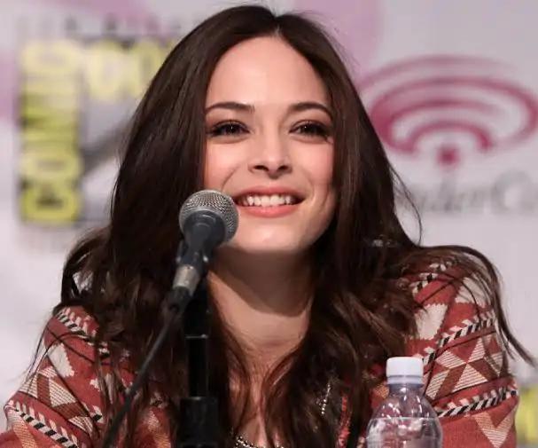 Kristin Kreuk Biography 