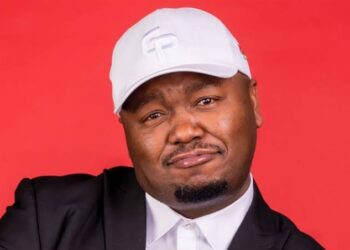 Skhumba Hlophe Biography: Age, Wife, Net Worth, Parents, Siblings, Girlfriend, Tribe, House, Cars, Child, Family, Pictures