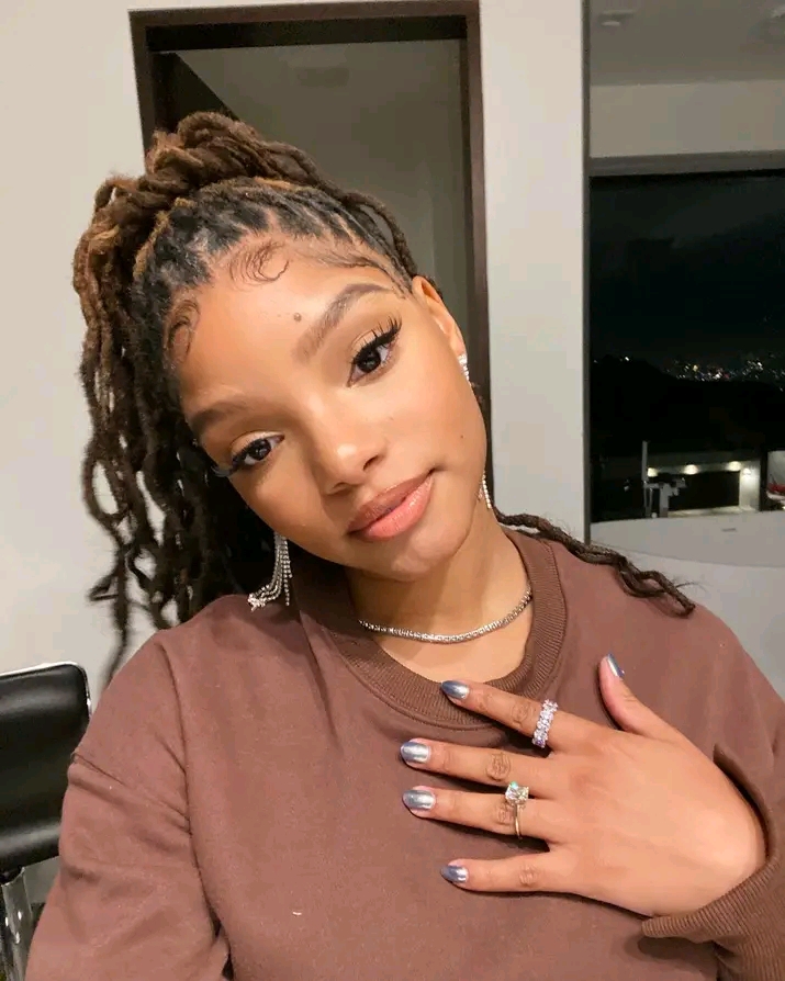 Halle Bailey Photo