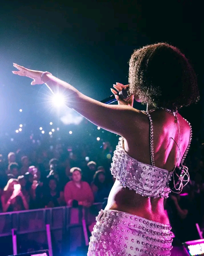 Ari Lennox Photo