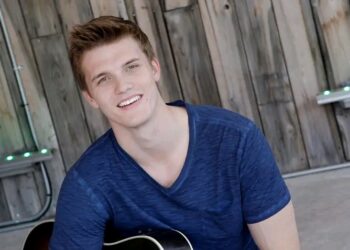 Parker McCollum Biography: Age, Birthday, Parents, Siblings, Wife, Children, Nationality, Songs, Albums, Net Worth