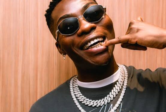 Reekado Banks Biography: Age, Birthday, Parents, Siblings, Girlfriend, Children, Family, Nationality, Songs, Net worth