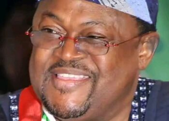 Mike Adenuga Biography: Age, Birthday, Parents, Siblings, Wives, Children, Family, Nationality, Death Rumor, Net Worth