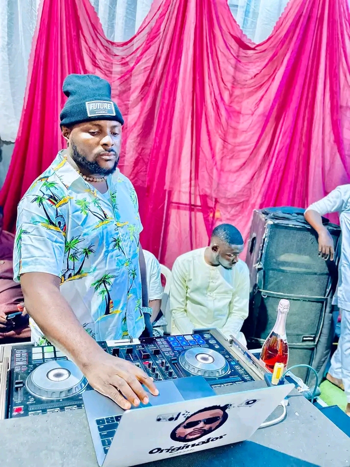 DJ Baddo photo 