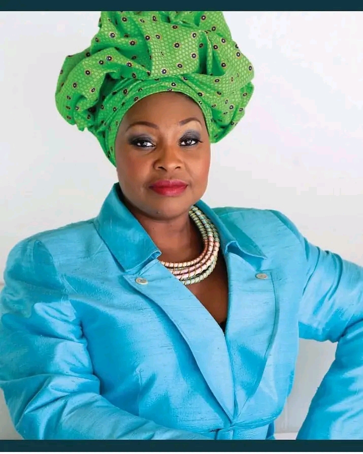 Yvonne Chaka Chaka photo