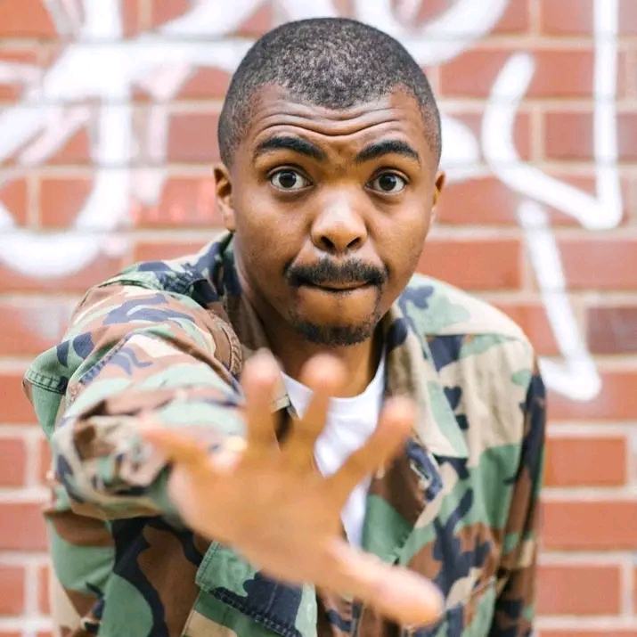 Loyiso Gola photo 