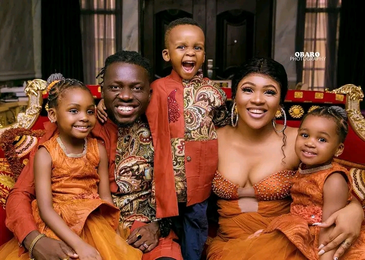 Akpororo family
Akpororo wife
Akpororo children 