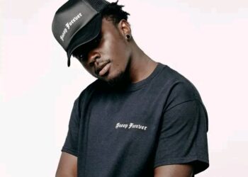 Kweku Smoke Biography: Age, Birthday, Parents, Siblings, Wife, Children, Family, Nationality, Girlfriend, Songs, Cars, Net Worth