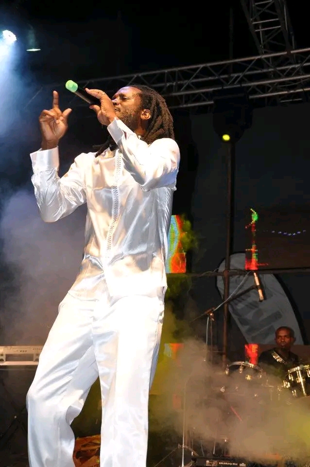 Bebe Cool photo 