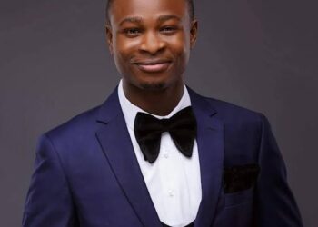 Bidemi Olaoba Biography: Age, Birthday, Parents, Siblings, Wife, Children, Nationality, State Of Origin, Songs Net Worth