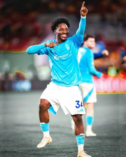 Ola Aina photo 