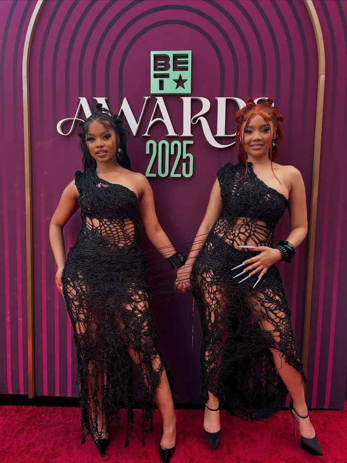 TxC Biography: Age, Birthday, Parents, Family, Boyfriends, Children, Nationality, Career, Songs, Awards, Net Worth 6 TxC picture